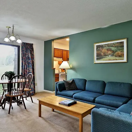 Cedarbrook Queen Suite 103